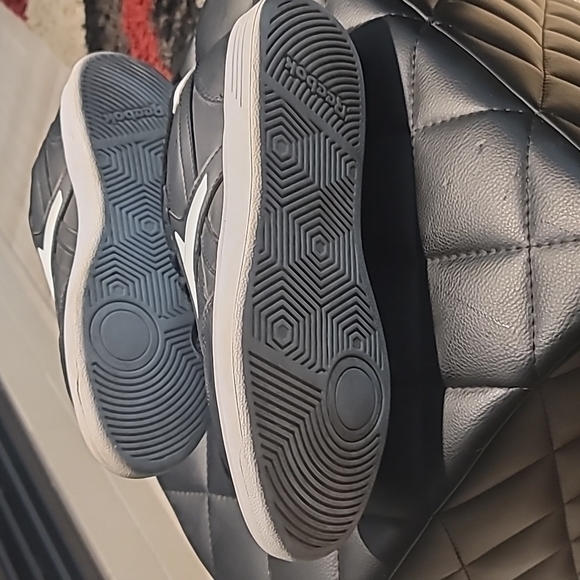 REEBOX Black/White Reebok US Size 9.5 Code 320FV0264 Men Blk/Wht - Picture 8 of 9